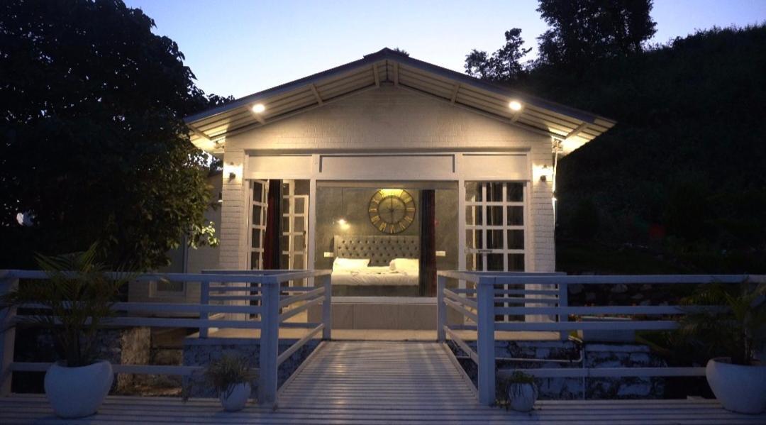 The Bohemian Casa Dehradun Hotel Екстериор снимка