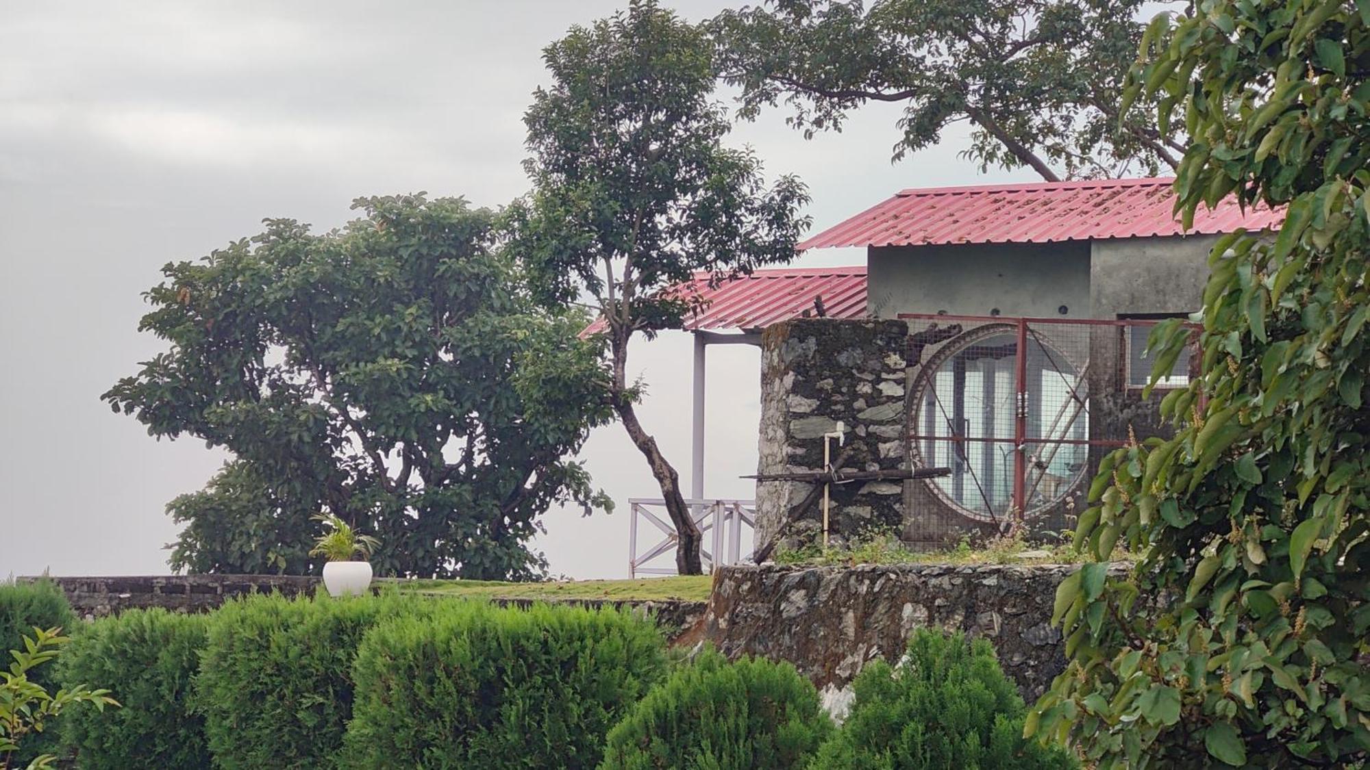 The Bohemian Casa Dehradun Hotel Екстериор снимка