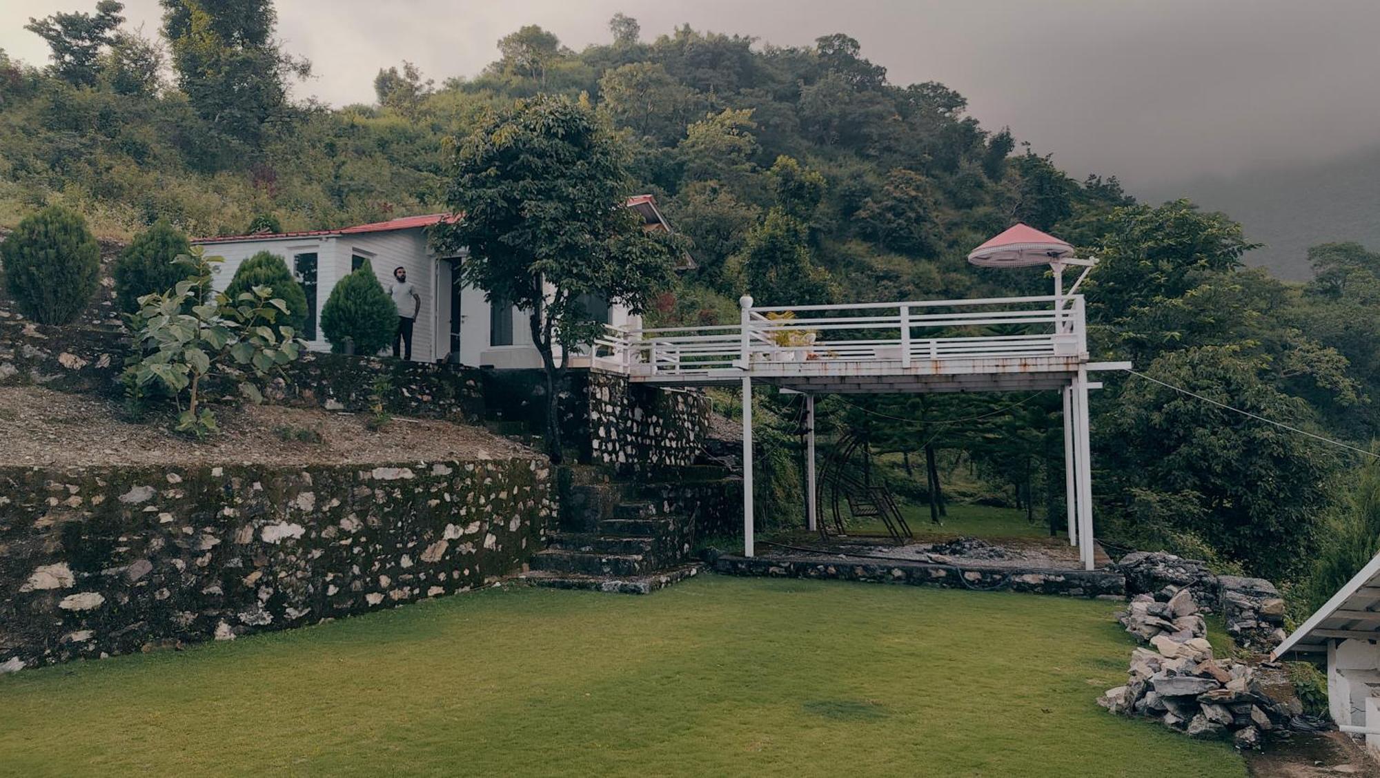 The Bohemian Casa Dehradun Hotel Екстериор снимка