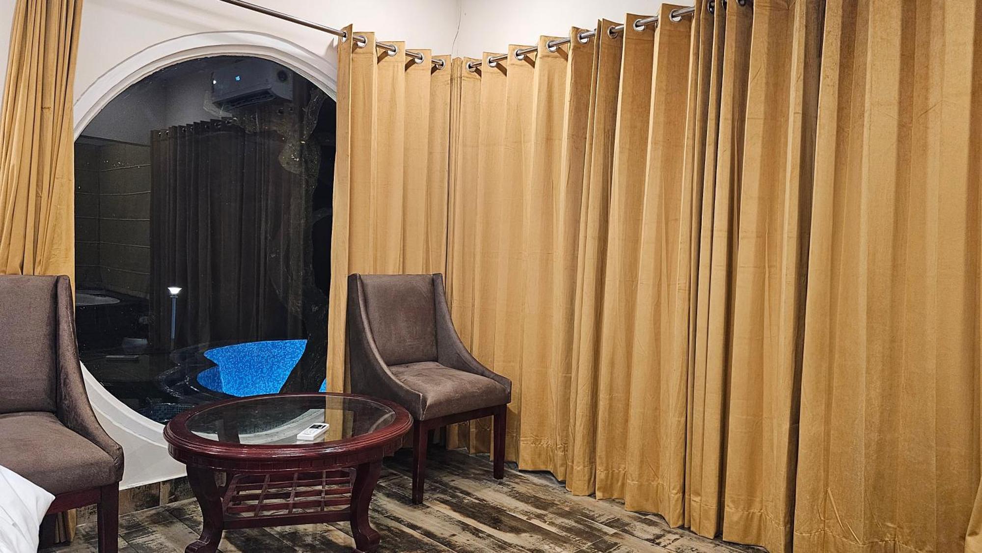 The Bohemian Casa Dehradun Hotel Стая снимка