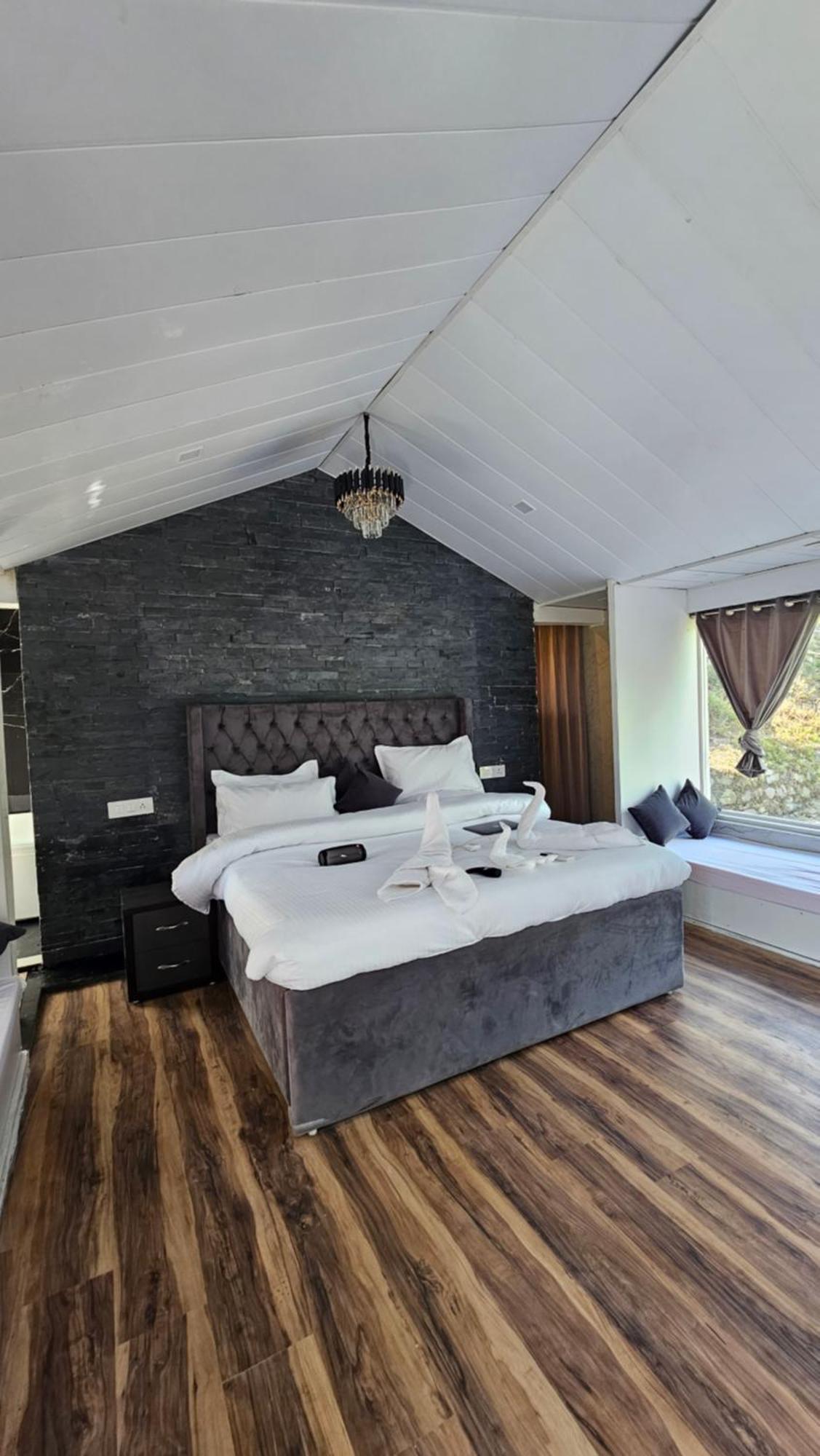 The Bohemian Casa Dehradun Hotel Стая снимка